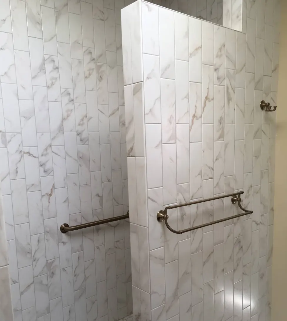 Marble tile shower partition wall